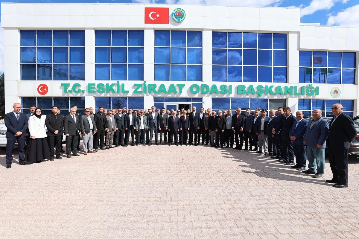 Aksaray Valisi Kumbuzoğlu Eskil’de Muhtarlarla Bir Araya Geldi