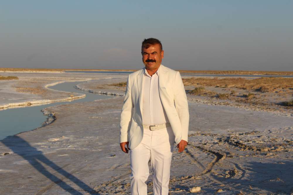 Bir eğitimci daha aday oldu