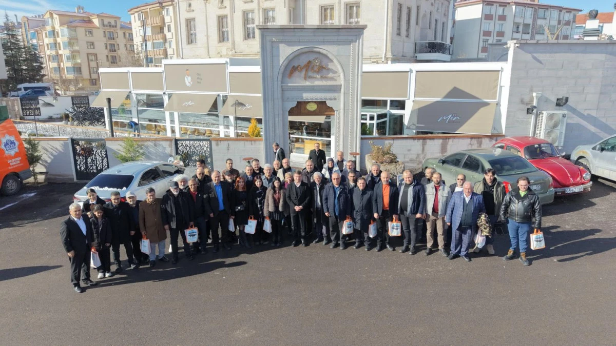 Dr. Evren Din&ccedil;er, Gazeteciler G&uuml;n&uuml;&rsquo;nde Basınla Buluştu