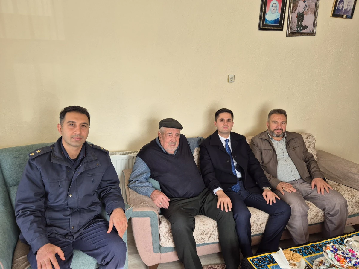 Eskil Kaymakamı Şehit Ailesi ve Gaziyi Ziyaret Etti