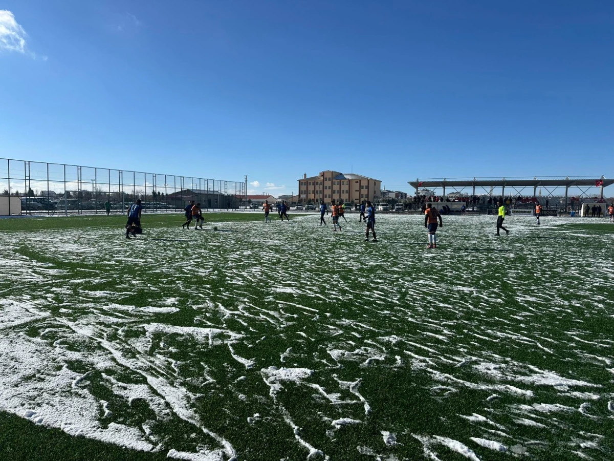 Eskil Tuz G&ouml;l&uuml; Belediyespor Sahasında Sultanhanıspor&rsquo;u Konuk Ediyor