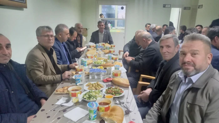 Eskil Ziraat Odası Başkanı K&ouml;y ve Mahalle muhtarların iftar programı d&uuml;zenlendi 