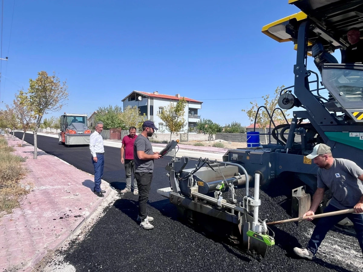İkizce yolu girişi asfaltlanıyor 