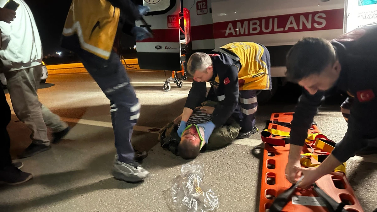 Karşıdan karşıya ge&ccedil;erken otomobil &ccedil;arptı