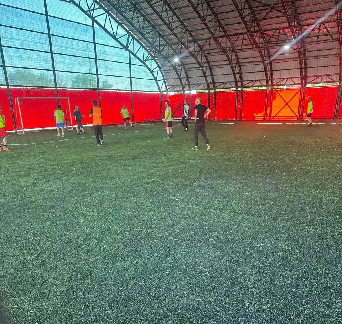 Veteranlar Halı Saha Turnuvası Son Sürat Devam Ediyor